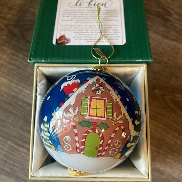 Li Bien Pier 1 imports 2018 Hand Painted Christmas Ornament - Picture 2 of 3